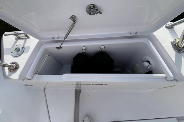 Axopar 37 XC Cross Cabin Yacht For Sale