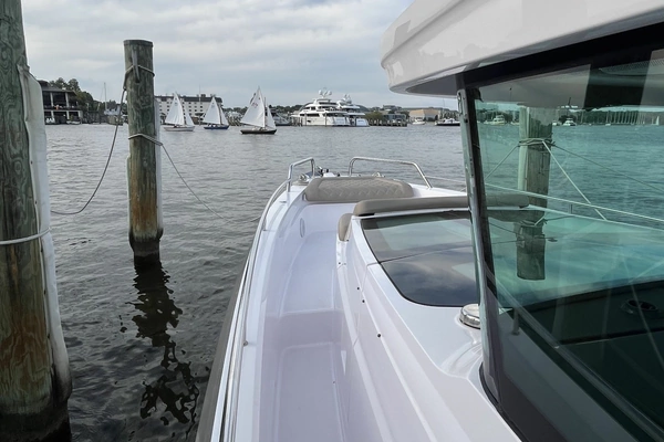 Axopar 37 XC Cross Cabin Yacht For Sale