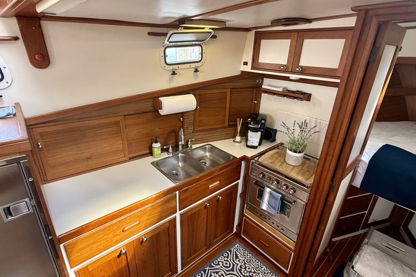 Oasis 38ft Wilbur Yacht For Sale