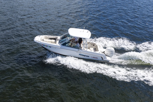 230 Vantage 23ft Boston Whaler Yacht For Sale