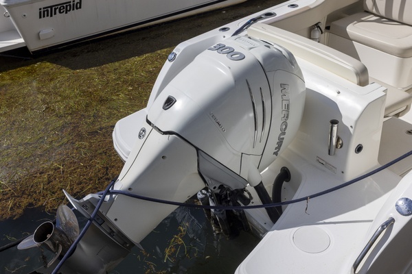 230 Vantage 23ft Boston Whaler Yacht For Sale