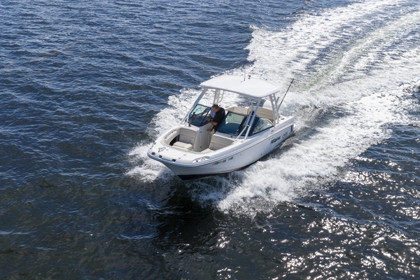 230 Vantage 23ft Boston Whaler Yacht For Sale