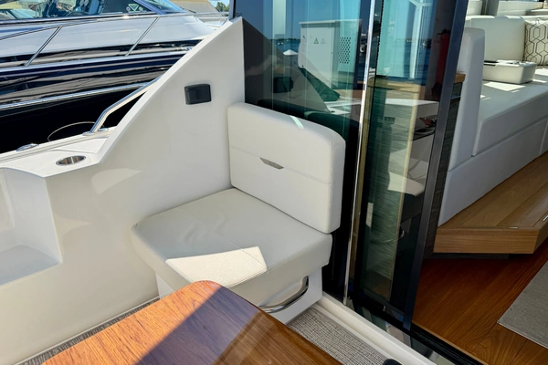 Tiara Yachts C39 Coupe Yacht For Sale