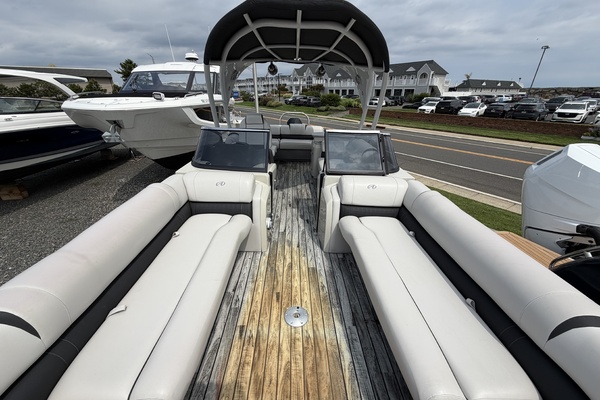 27ft Avalon Yacht For Sale