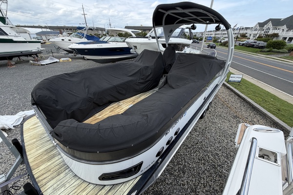 27ft Avalon Yacht For Sale