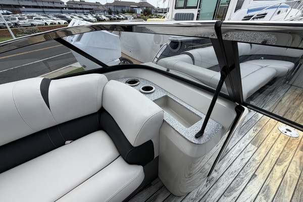 27ft Avalon Yacht For Sale
