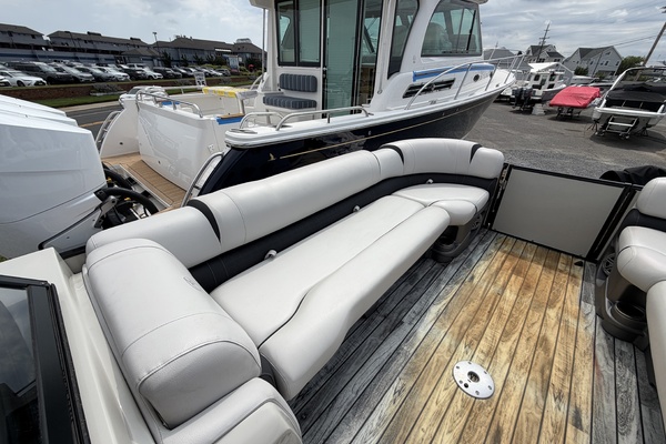 27ft Avalon Yacht For Sale