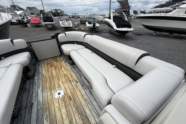 27ft Avalon Yacht For Sale