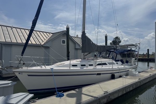 Lucky Dogs 38ft Catalina Yacht For Sale