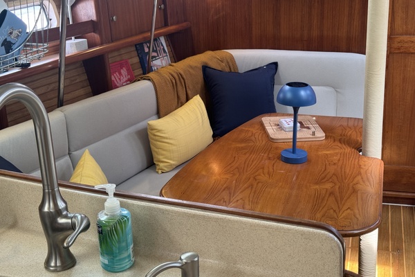 Lucky Dogs 38ft Catalina Yacht For Sale