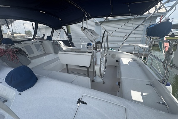 Lucky Dogs 38ft Catalina Yacht For Sale