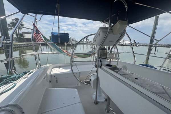 Lucky Dogs 38ft Catalina Yacht For Sale