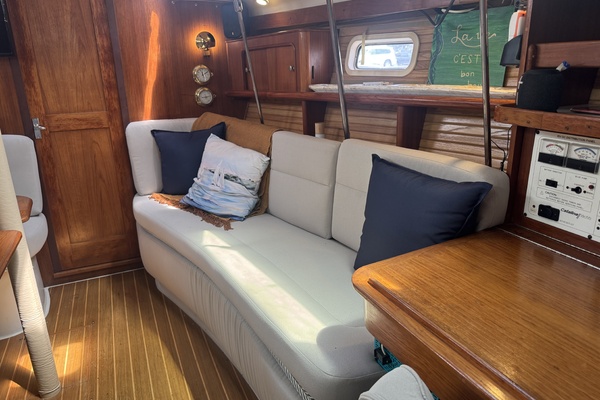 Lucky Dogs 38ft Catalina Yacht For Sale