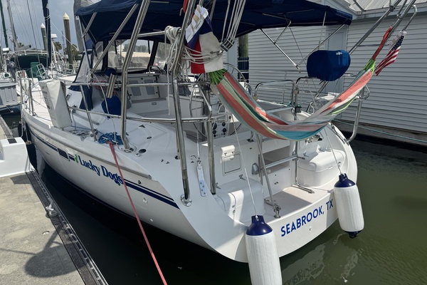 Lucky Dogs 38ft Catalina Yacht For Sale