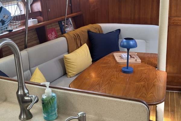 Lucky Dogs 38ft Catalina Yacht For Sale