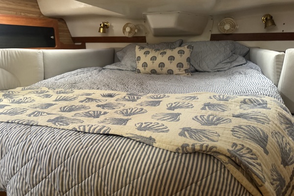 Lucky Dogs 38ft Catalina Yacht For Sale