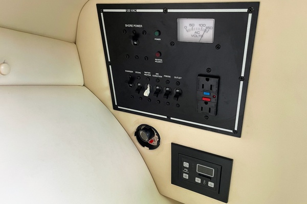 30ft Wellcraft Yacht For Sale