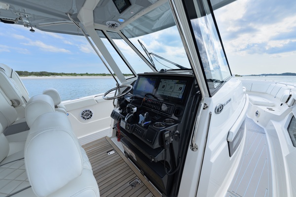 37ft Pursuit Yacht For Sale