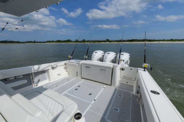 37ft Pursuit Yacht For Sale