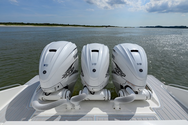 37ft Pursuit Yacht For Sale