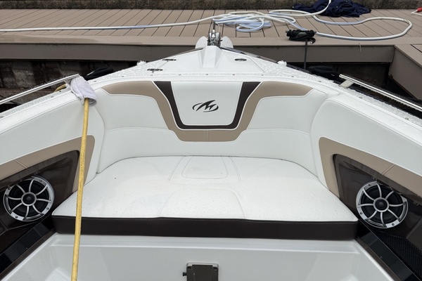 32ft Monterey Yacht For Sale