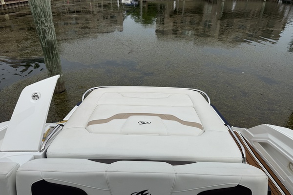 32ft Monterey Yacht For Sale