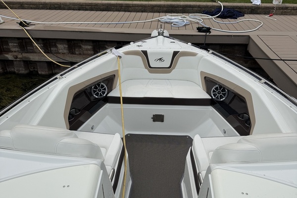 32ft Monterey Yacht For Sale