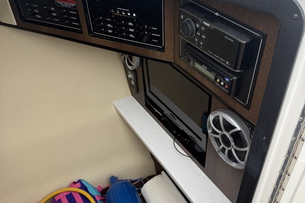 32ft Monterey Yacht For Sale