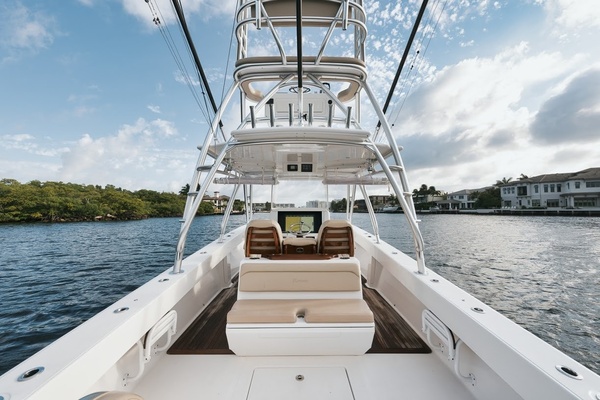 MISS ELAINEOUS II 37ft Bahama Yacht For Sale