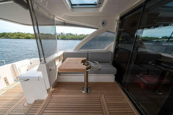Riviera 465 SUV Yacht For Sale