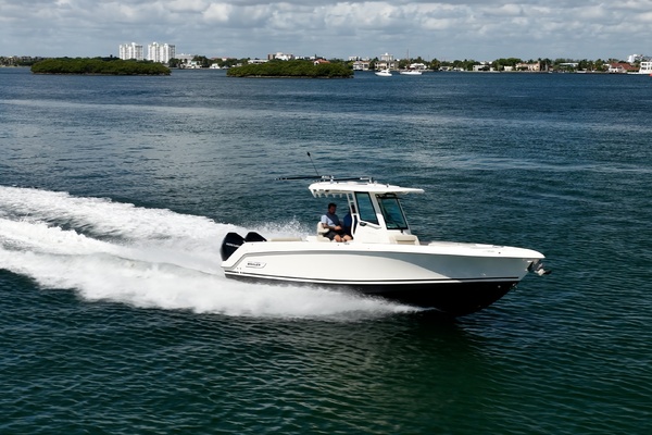 28ft Boston Whaler Yacht For Sale