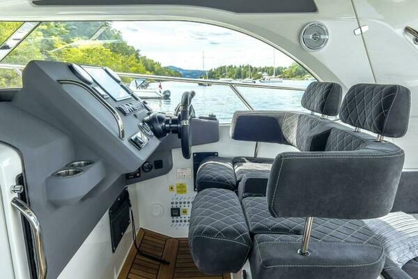 31ft Marex Yacht For Sale