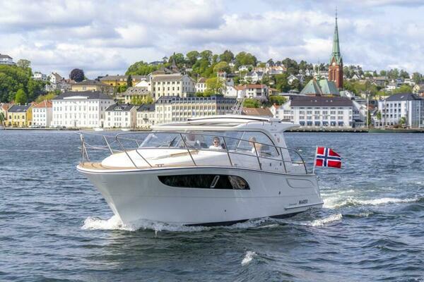 31ft Marex Yacht For Sale