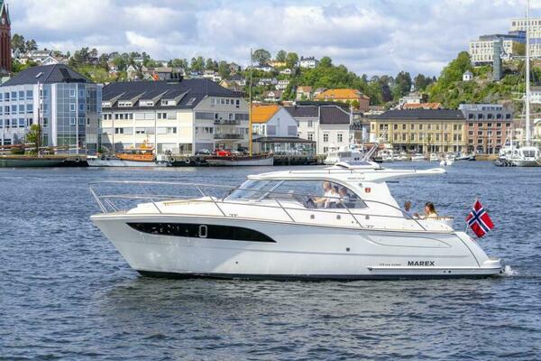 31ft Marex Yacht For Sale