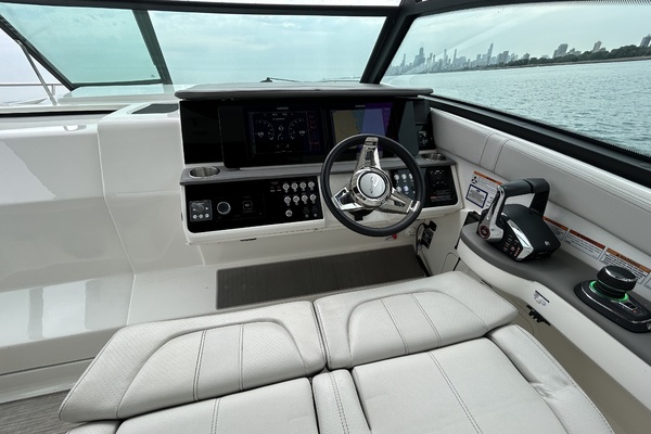 Miss Petunia 32ft Sea Ray Yacht For Sale
