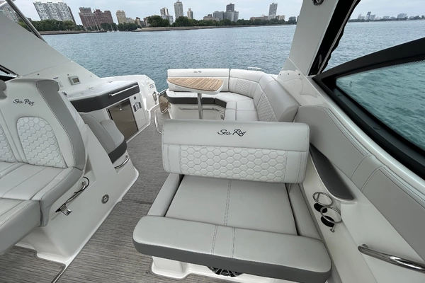 Sea Ray Sundancer 320 Yacht For Sale