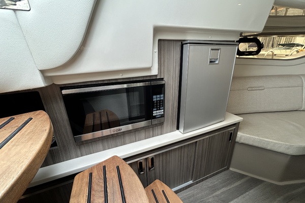 Miss Petunia 32ft Sea Ray Yacht For Sale