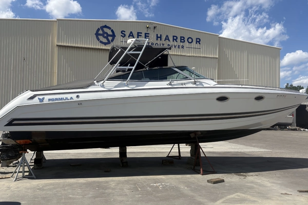 33-ft-Formula-1998-330 Sun Sport-The Breadwinner Grosse Pointe Farms Michigan United States  yacht for sale