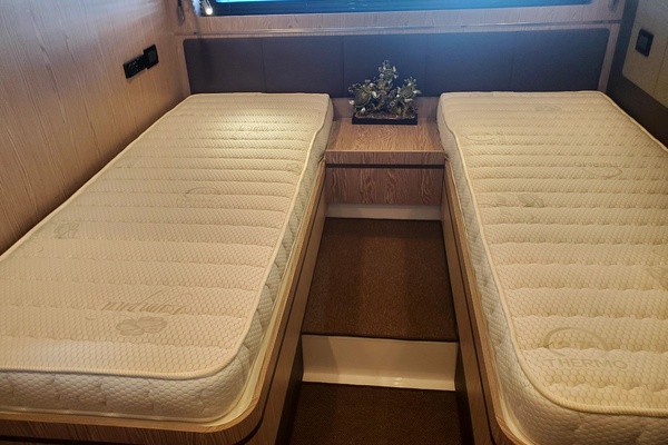 43ft Azimut Yacht For Sale
