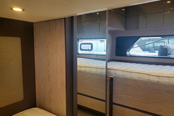 43ft Azimut Yacht For Sale