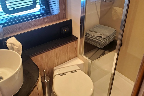 43ft Azimut Yacht For Sale