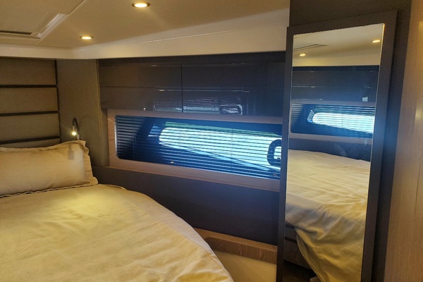 43ft Azimut Yacht For Sale