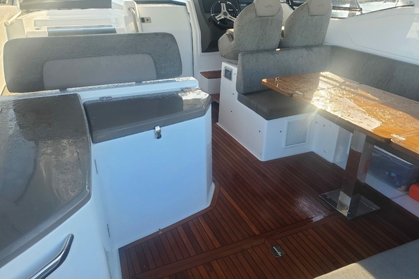 43ft Azimut Yacht For Sale
