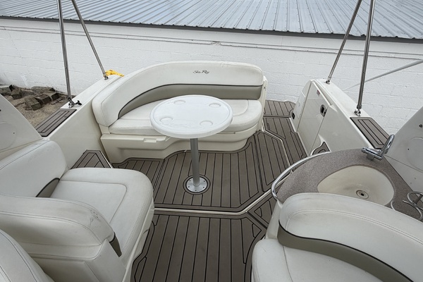26ft Sea Ray Yacht For Sale