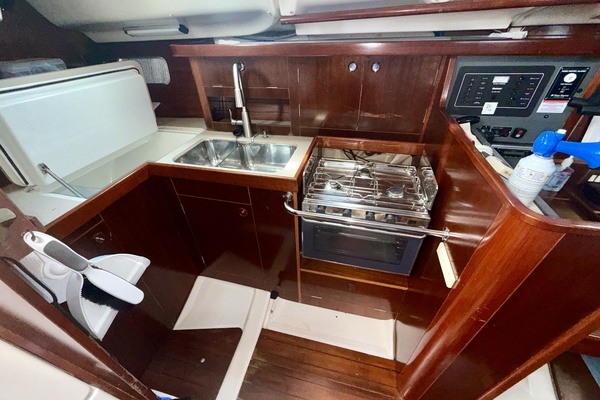 Thalassa 35ft Beneteau Yacht For Sale