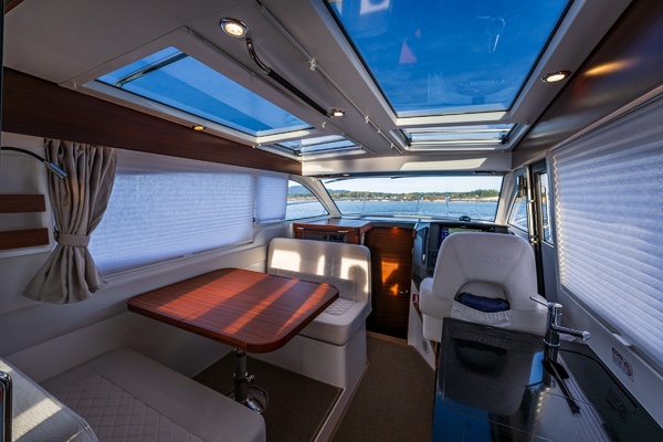 ANA   432 33ft Nimbus Yacht For Sale