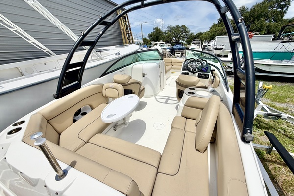 24ft NauticStar Yacht For Sale