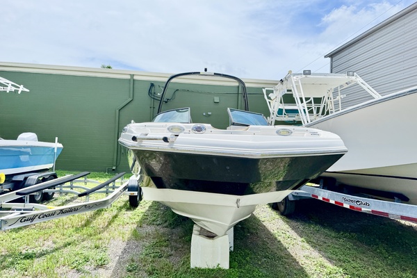 24ft NauticStar Yacht For Sale