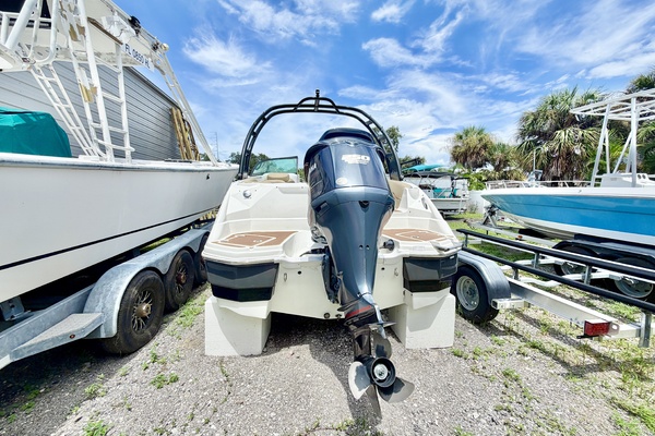24ft NauticStar Yacht For Sale