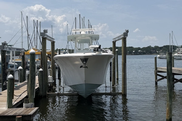 Front Runner 33 Yacht For Sale